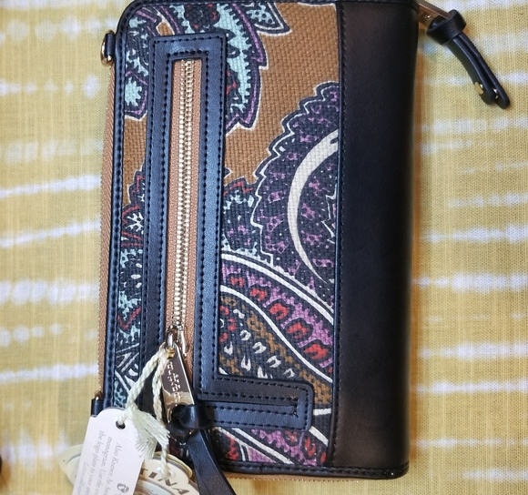 Spartina 449 Paisley Print Crossbody Wallet With Adjustable and Removeable Strap - Picture 4 of 6